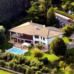  Bed & Breakfast La Grola
